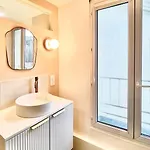 Charming Bright In Menilmontant * Paris